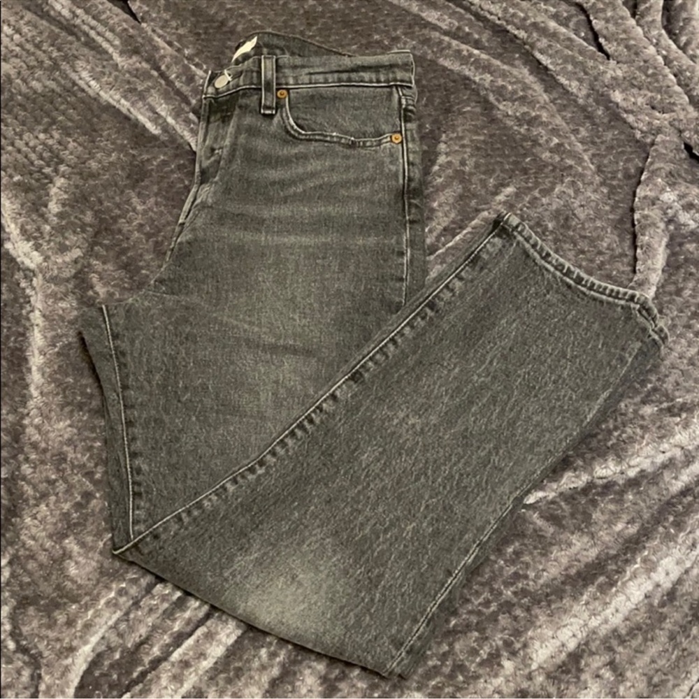 LEVI’S BLACK WEDGIE STRAIGHT JEANS